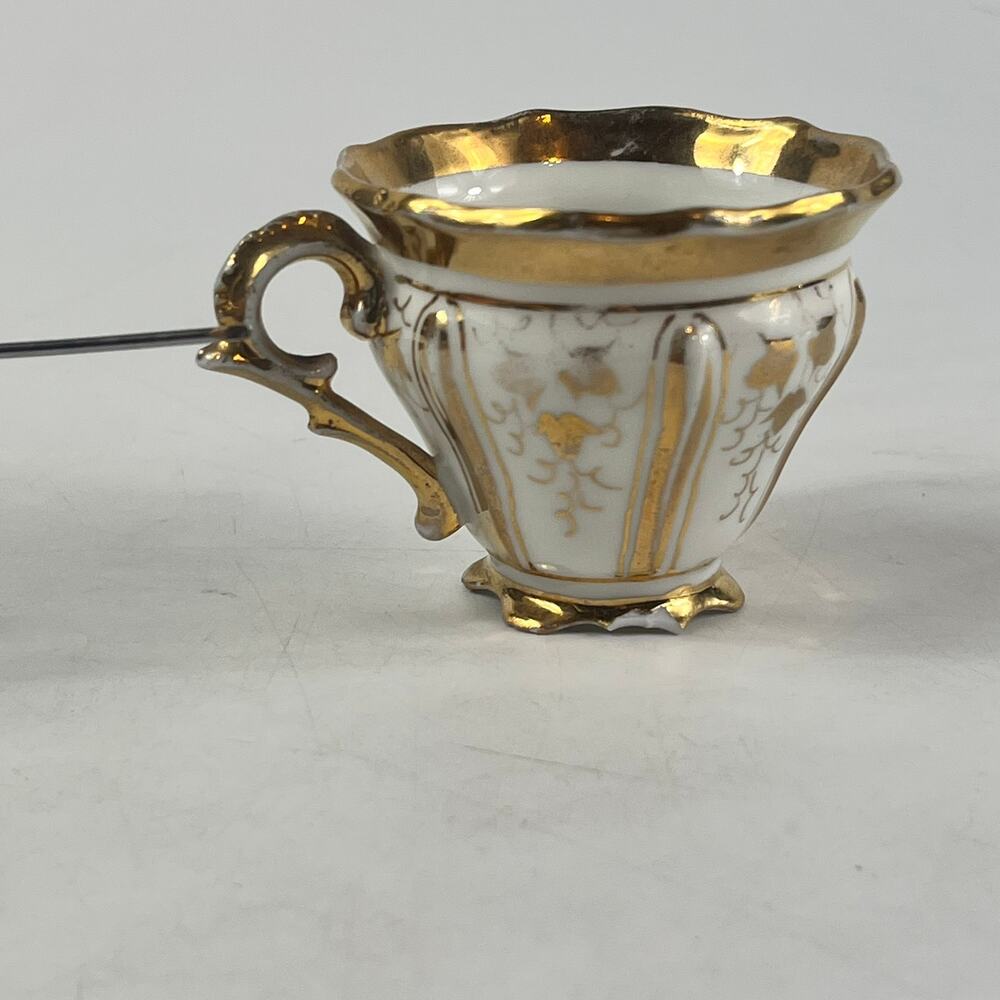 Vintage Gilded Demitasse Cup & Saucer Set Ornate Handle Gold Ivy Leaf Porcelain - Picture 10 of 14